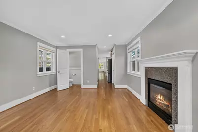 13749 Corliss Avenue N, Seattle, WA 98133 - Photo 16