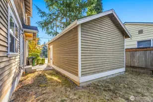 13749 Corliss Ave N, Seattle, WA 98133 - Photo 34