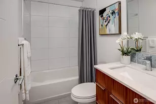 4274 NE 50th St, Seattle, WA 98105 - Photo 18