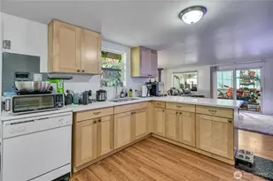 13403 Redmond Wy, Redmond, WA 98052 - Photo 8