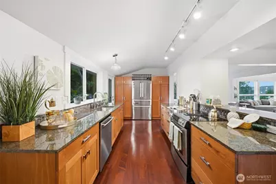 12015 Exeter Avenue NE, Seattle, WA 98125 - Photo 14