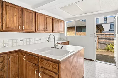 20126 24th Avenue NW, Shoreline, WA 98177 - Photo 28