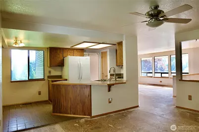 425 SE 169th Street, Bothell, WA 98012 - Photo 4