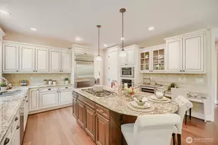 13042 NE 8th St, Bellevue, WA 98005 - Photo 16