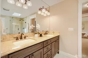 13042 NE 8th St, Bellevue, WA 98005 - Photo 26