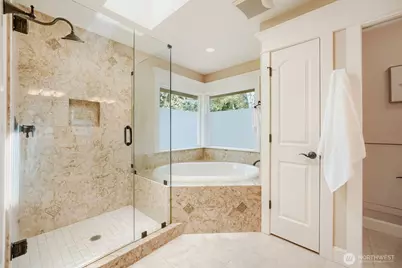 13042 NE 8th Street, Bellevue, WA 98005 - Photo 28