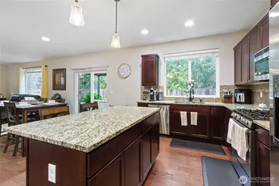 7911 49th Street NE, Marysville, WA 98270 - Photo 6