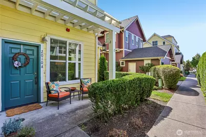 2010 NE Katsura Street #A, Issaquah, WA 98029 - Photo 2