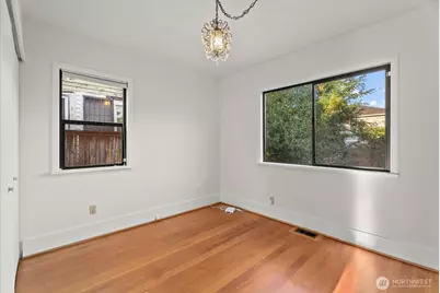 7530 Roosevelt Wy NE, Seattle, WA 98115 - Photo 14