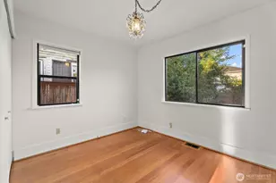 7530 Roosevelt Way NE, Seattle, WA 98115 - Photo 14