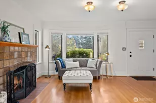 7530 Roosevelt Way NE, Seattle, WA 98115 - Photo 6