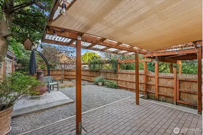 7530 Roosevelt Wy NE, Seattle, WA 98115 - Photo 26