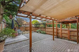 7530 Roosevelt Way NE, Seattle, WA 98115 - Photo 26