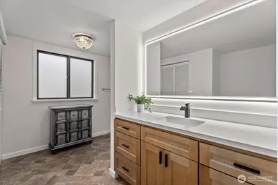 7530 Roosevelt Wy NE, Seattle, WA 98115 - Photo 20