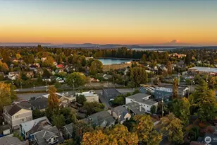 7530 Roosevelt Way NE, Seattle, WA 98115 - Photo 32