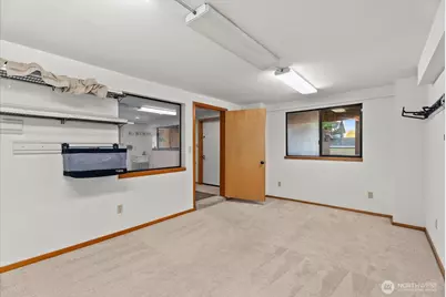7530 Roosevelt Wy NE, Seattle, WA 98115 - Photo 24