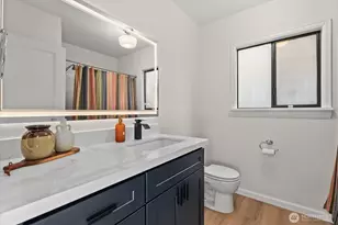 7530 Roosevelt Way NE, Seattle, WA 98115 - Photo 16