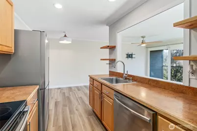 19428 Aurora Avenue N #431, Shoreline, WA 98133 - Photo 6