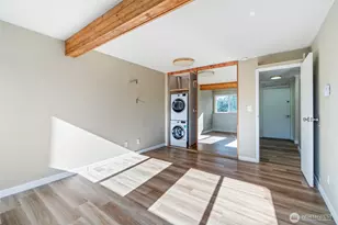 19428 Aurora Ave N, Shoreline, WA 98133 - Photo 16