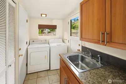 12657 NE 7th Street, Bellevue, WA 98005 - Photo 8