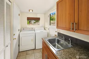 12657 NE 7th St, Bellevue, WA 98005 - Photo 8