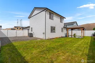 1447 Curtis Dr, Rock Island, WA 98850 - Photo 4