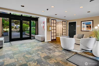 275 W Roy Street #205, Seattle, WA 98119 - Photo 18