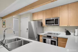 275 W Roy St, Seattle, WA 98119 - Photo 8