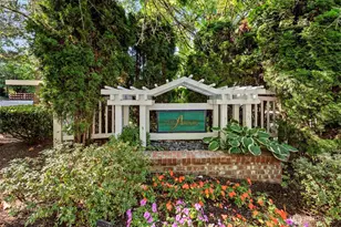 1805 134th Ave SE, Bellevue, WA 98005 - Photo 2