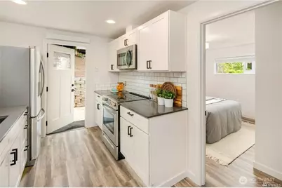1529 Sturgus Avenue S, Seattle, WA 98144 - Photo 8