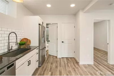 1529 Sturgus Avenue S, Seattle, WA 98144 - Photo 16