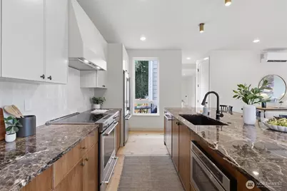 11737 40th Avenue NE #A, Seattle, WA 98125 - Photo 10