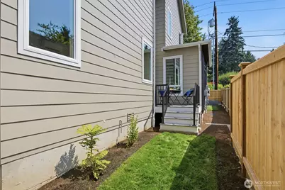 11737 40th Avenue NE #A, Seattle, WA 98125 - Photo 28