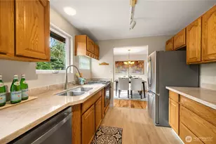 6039 NE 202nd St, Kenmore, WA 98028 - Photo 12
