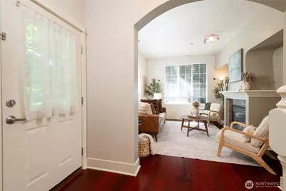18282 NE 97th Way #105, Redmond, WA 98052 - Photo 4