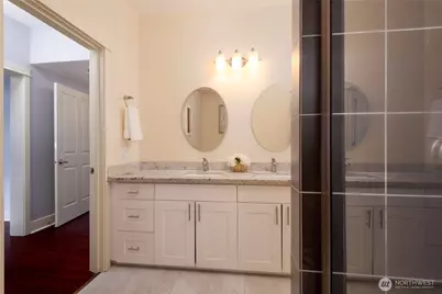 18282 NE 97th Way #105, Redmond, WA 98052 - Photo 20