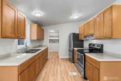 1004 Diane Avenue, Oak Harbor, WA 98277 - Photo 18