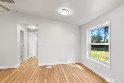 1004 Diane Avenue, Oak Harbor, WA 98277 - Photo 16