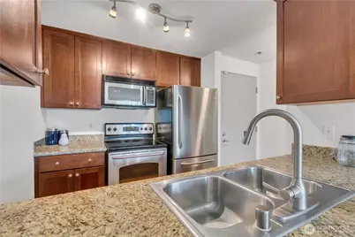 2512 E Madison Street #303, Seattle, WA 98112 - Photo 10