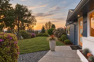 1241 Verona St, Bellingham, WA 98229 - Photo 2