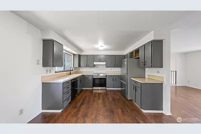 2402 W 16th Ave, Kennewick, WA 99337 - Photo 4