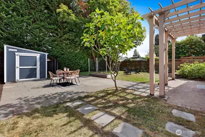 8040 Dibble Avenue NW, Seattle, WA 98117 - Photo 32