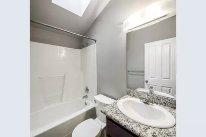 5260 Brooklyn Avenue NE #B, Seattle, WA 98105 - Photo 16
