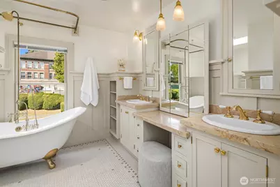 1612 38th Avenue E, Seattle, WA 98112 - Photo 24