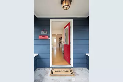 8115 12th Avenue SW, Seattle, WA 98106 - Photo 2