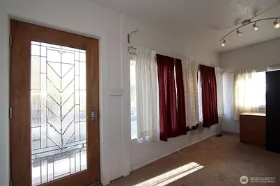 8011 Aurora Avenue N, Seattle, WA 98103 - Photo 26
