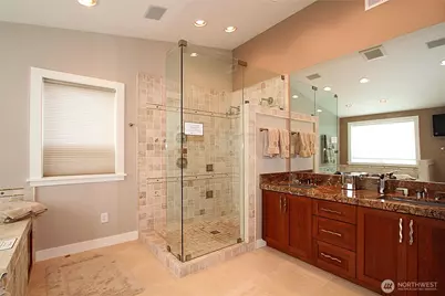 8011 Aurora Avenue N, Seattle, WA 98103 - Photo 14