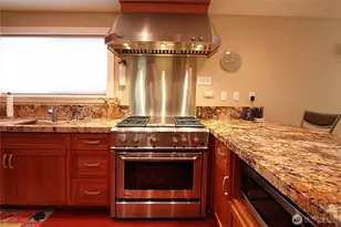 8011 Aurora Ave N, Seattle, WA 98103 - Photo 10