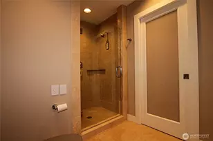 8011 Aurora Ave N, Seattle, WA 98103 - Photo 18