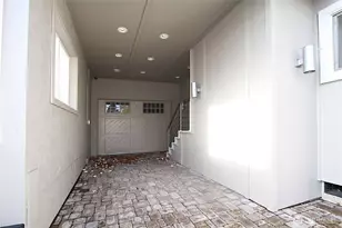 8011 Aurora Ave N, Seattle, WA 98103 - Photo 4